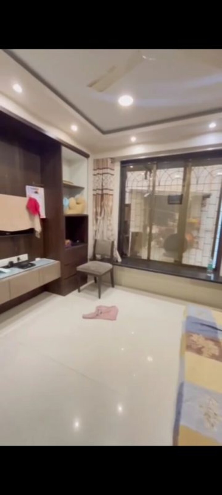 Hall, navghar naka 1 Bedroom 400 Sq.Ft. Builder Floor In Navghar Naka Thane 9947306