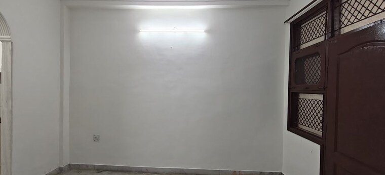 Room, mayur vihar 2 Bedroom 700 Sq.Ft. Builder Floor In Mayur Vihar Delhi 9947350