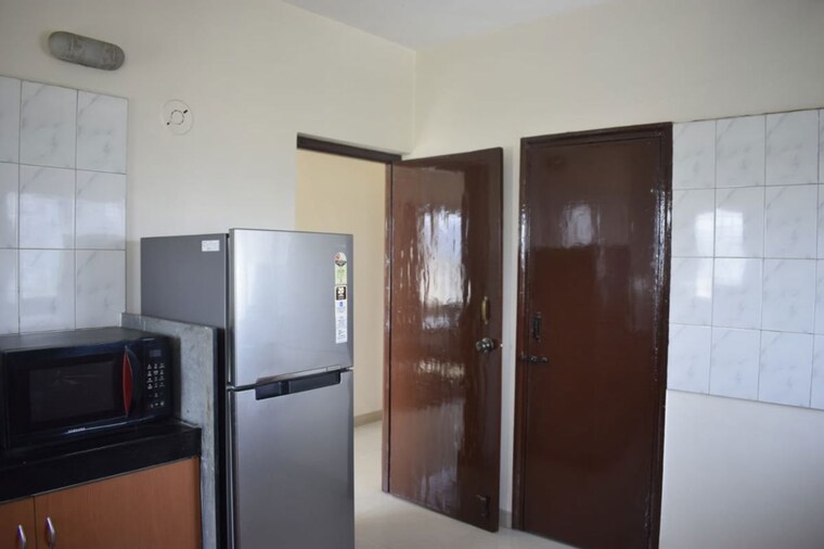 undefined, model colony 3 Bedroom 1950 Sq.Ft. Apartment In Model Colony Pune 9947292