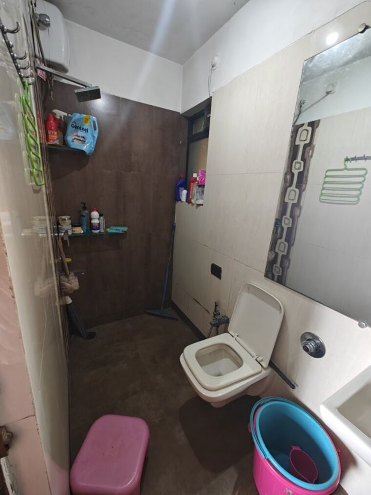 Bathroom, tharwani-rosewood-heights 3 Bedroom 1550 Sq.Ft. Apartment In Kharghar Sector 10 Navi Mumbai 9947365