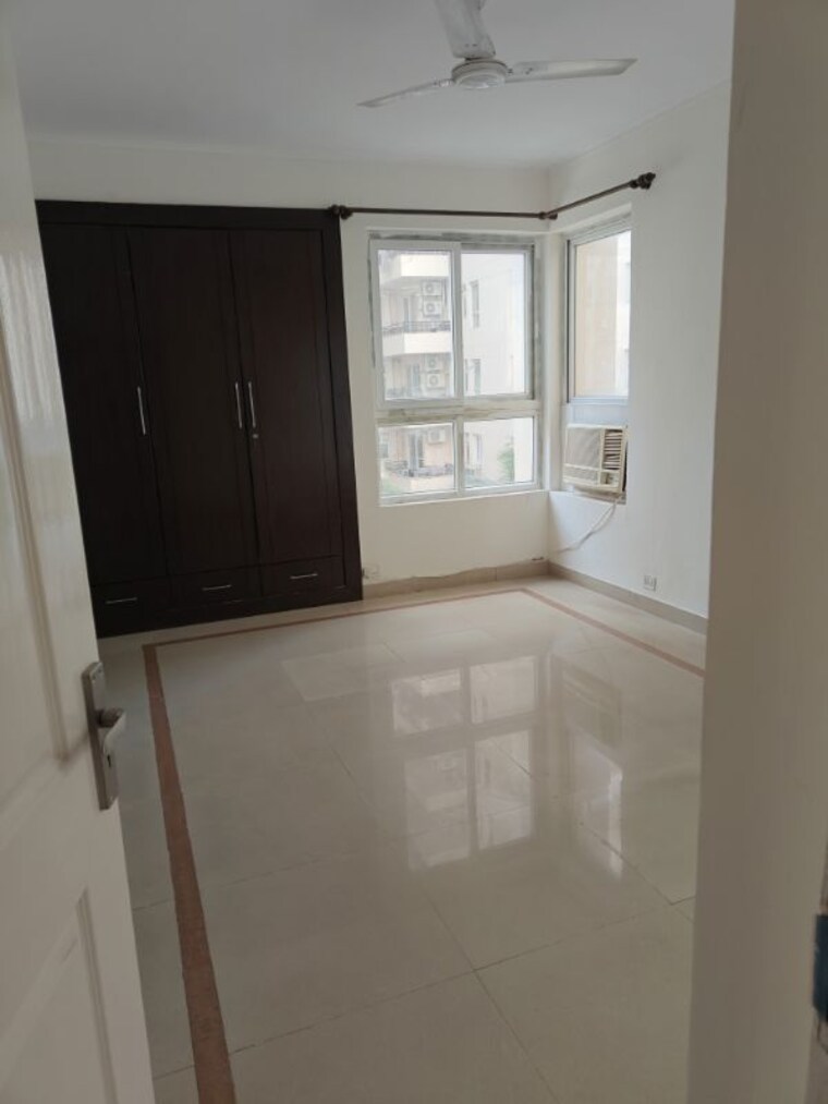 Room, orchid-petals 3.5 Bedroom 2061 Sq.Ft. Apartment In Sector 49 Gurgaon 9947424