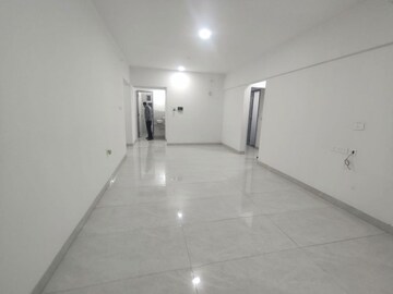 Room in 3 BHK Apartment at Space Paramount Tower, Kondhwa – for Sale