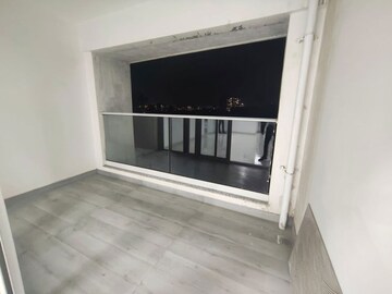 Room in 3 BHK Apartment at Space Paramount Tower, Kondhwa – for Sale