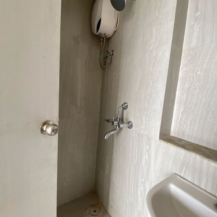 Bathroom, runwal-gardens-phase-2 1.5 Bedroom 505 Sq.Ft. Apartment In Dombivli East Thane 9947427