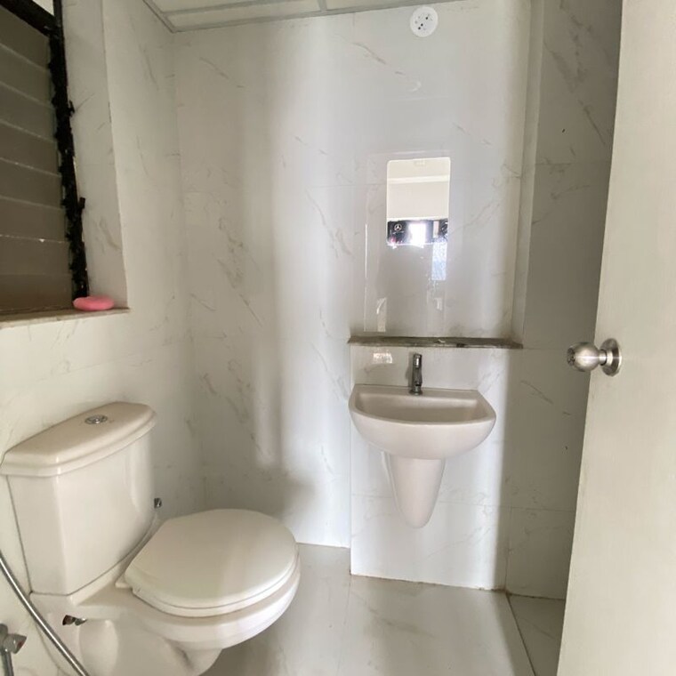 Bathroom, runwal-gardens-phase-2 1.5 Bedroom 505 Sq.Ft. Apartment In Dombivli East Thane 9947427