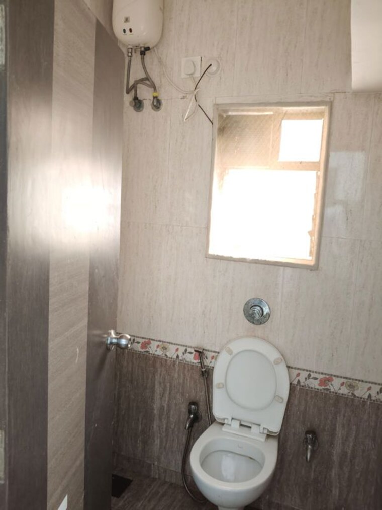 Bathroom, santacruz east Pg For Boys & Girls In Santacruz East 9947459