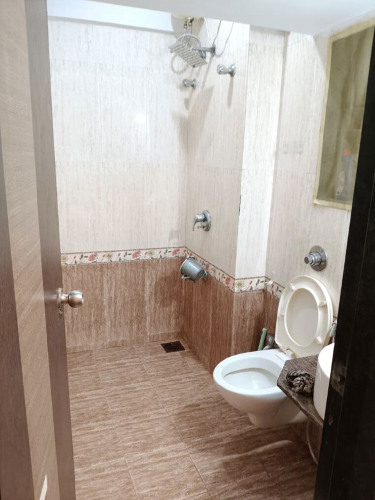 Bathroom, santacruz east Pg For Boys & Girls In Santacruz East 9947459