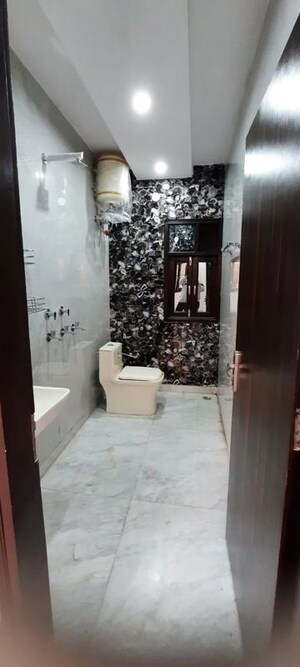 Building Lobby in 1 BHK Builder Floor at Vikas Puri – for Rent