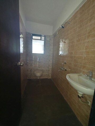 Bathroom in 4 BHK Apartment at Chembur – for Rent