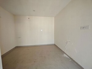 Room in 4 BHK Apartment at Chembur – for Rent