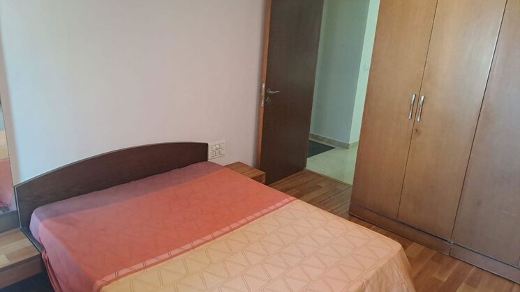 Room, hiranandani-meadows 3 Bedroom 1345 Sq.Ft. Apartment In Manpada Thane 9947532