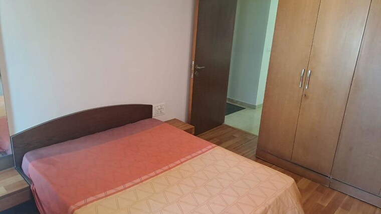 Room, hiranandani-meadows 3 Bedroom 1345 Sq.Ft. Apartment In Manpada Thane 9947532