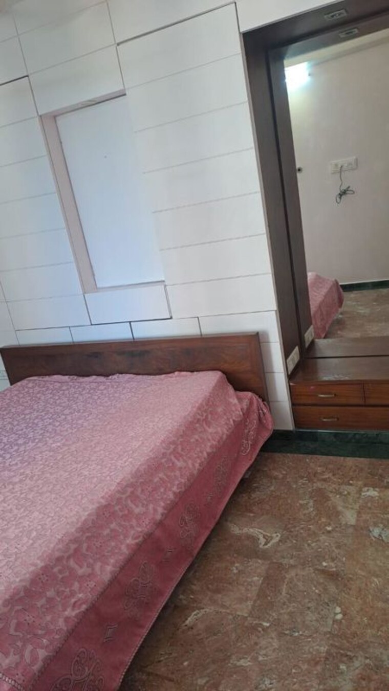 Room, hiranandani-meadows 3 Bedroom 1345 Sq.Ft. Apartment In Manpada Thane 9947532