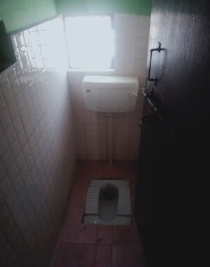 Bathroom in 1 BHK Independent House at Aliganj – for Rent