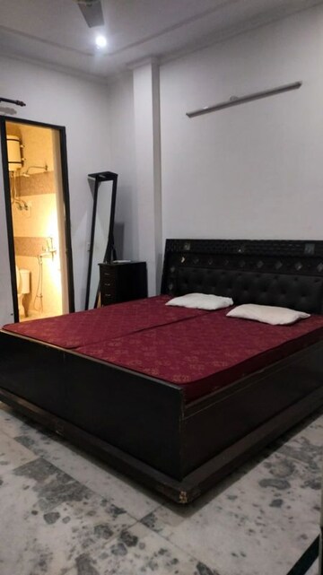 Bedroom in 4 BHK Apartment at Vipul Greens, Sector 48 – for Sale