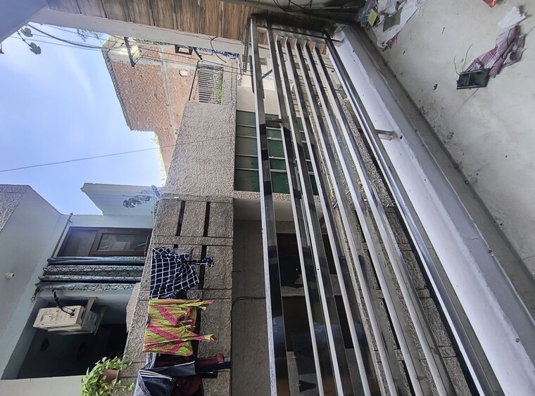 Balcony, govindpuri 2 Bedroom 700 Sq.Ft. Builder Floor In Govindpuri Delhi 9947599