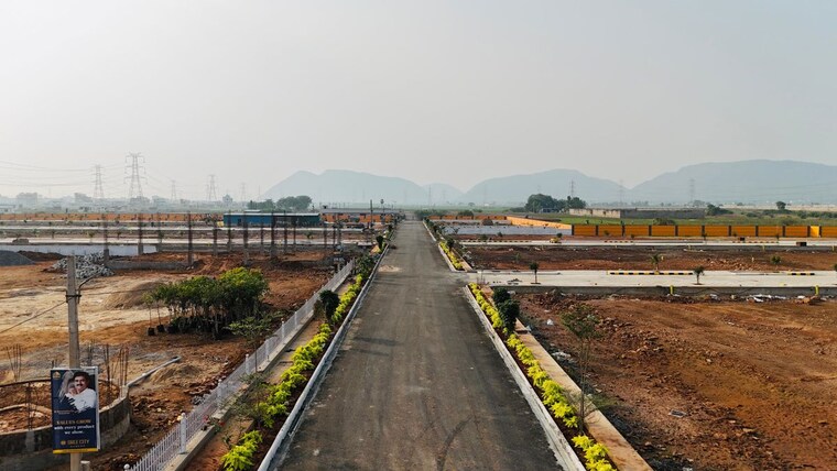 Garden, kandrika  245 Sq.Yd. Plot In Kandrika Vijayawada 9947612