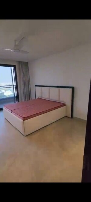 Room in 4 BHK Apartment at Greater Mohali – for Rent