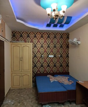 Furnished Amenities in 1 BHK Villa at Aliganj – for Rent