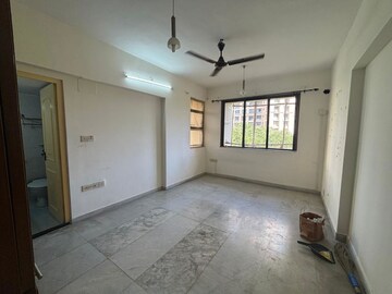 Room in 3 BHK Apartment at Hiranandani Garden Brentwood, Powai – for Rent