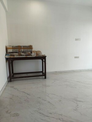 Parking in 3 BHK Apartment at DLH Signature, Bandra West – for Rent