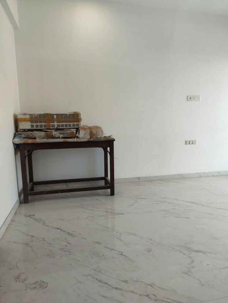  Parking, dlh-signature 3 Bedroom 1060 Sq.Ft. Apartment In Bandra West Mumbai 9947641