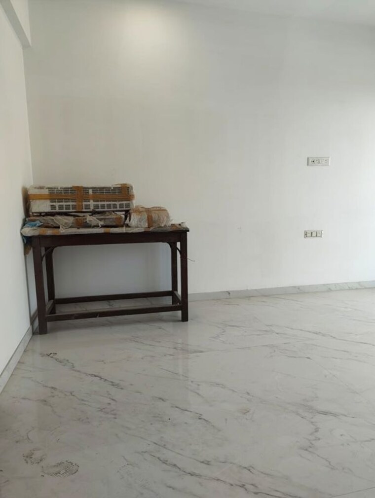  Parking, dlh-signature 3 Bedroom 1060 Sq.Ft. Apartment In Bandra West Mumbai 9947641