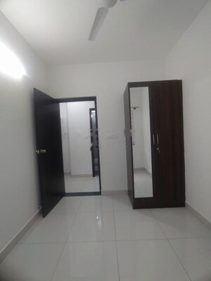 Room in 2 BHK Apartment at Provident Central Park, Kanakapura Road – for Rent
