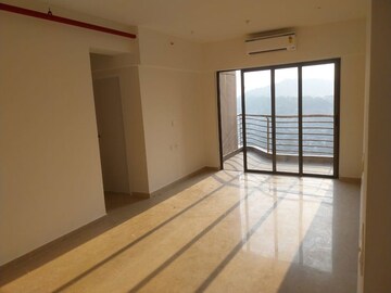 Room in 3 BHK Apartment at Kanakia Silicon Valley, Powai – for Rent