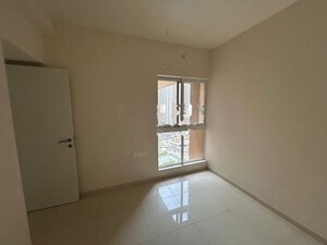 Room in 2 BHK Apartment at Godrej Green Vistas, Mahalunge – for Rent
