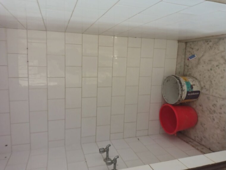 Bathroom, govindpuri 1 Bedroom 550 Sq.Ft. Builder Floor In Govindpuri Delhi 9947785