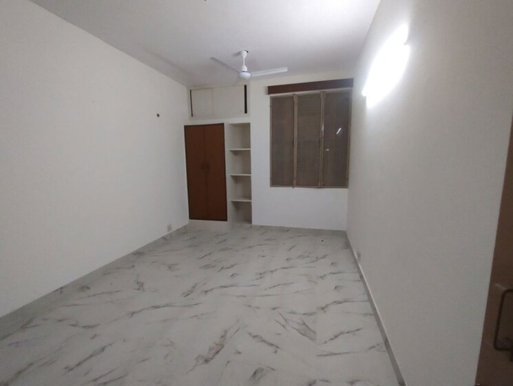 Room, ip extension 2 Bedroom 1000 Sq.Ft. Apartment In Ip Extension Delhi 9947758