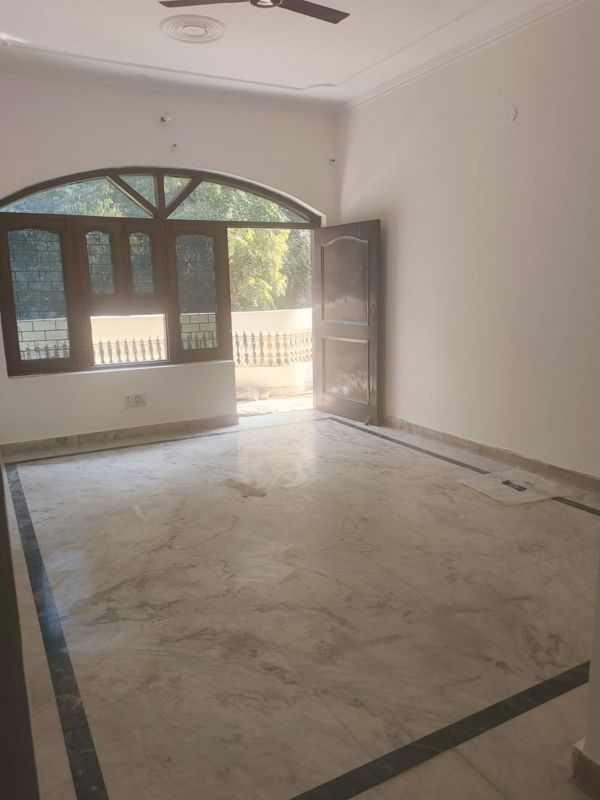 2 BHK Builder Floor For Rent in Sector 23A