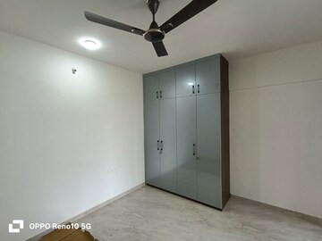 Room in 3 BHK Apartment at Shubh Nirvana, Viman Nagar – for Rent