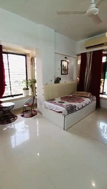 Bedroom in 3 BHK Apartment at Sindhi Society, Chembur – for Rent