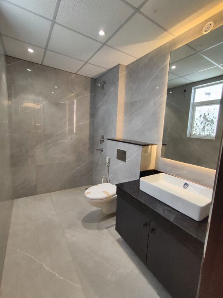 Bathroom, rishita-mulberry-heights 3.5 Bedroom 2243 Sq.Ft. Apartment In Sushant Golf City Lucknow 9947843