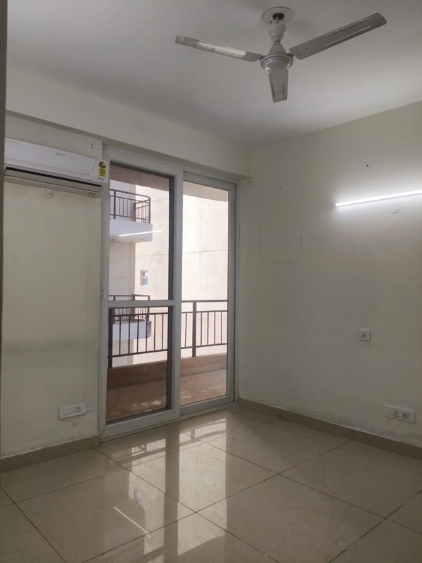 3.5 BHK + Extra Room Apartment For Rent in International Airport Road