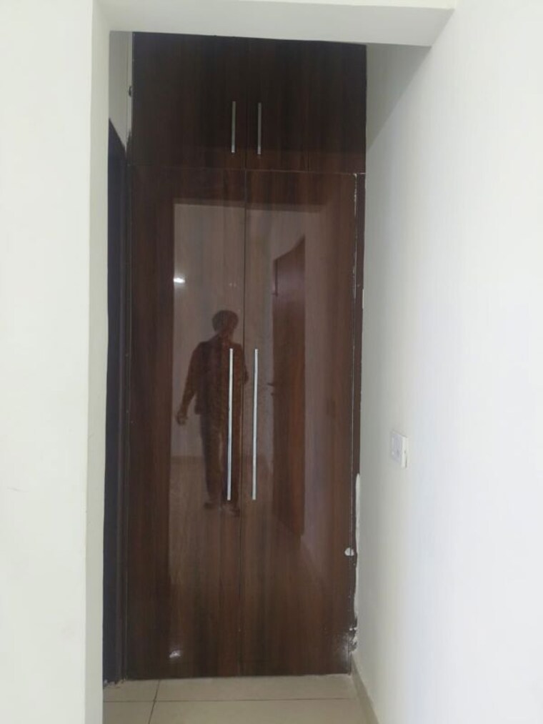 undefined, international airport road 3.5 Bedroom 2350 Sq.Ft. Apartment In International Airport Road Zirakpur 9947855
