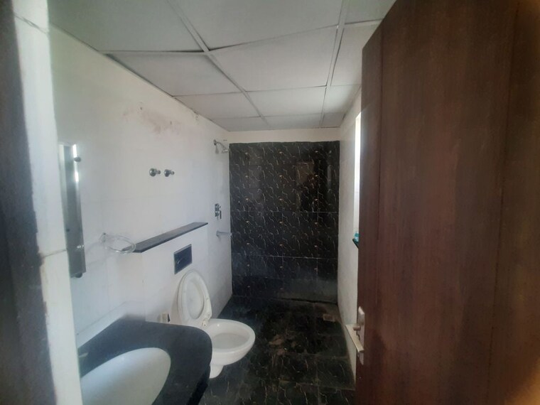 Bathroom, bptp-discovery-park 3 Bedroom 1868 Sq.Ft. Apartment In Sector 80 Faridabad 9947859