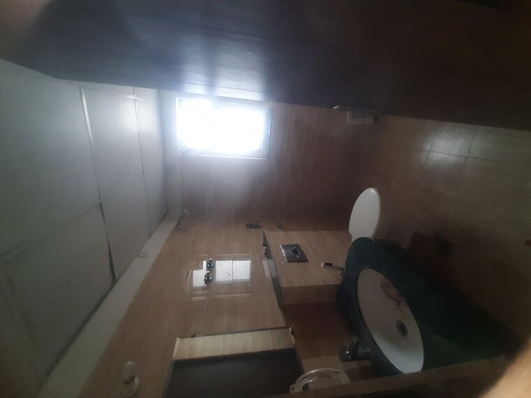 Bathroom, bptp-discovery-park 3 Bedroom 1868 Sq.Ft. Apartment In Sector 80 Faridabad 9947859