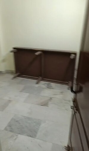 Furnished Amenities in 1 BHK Builder Floor at Baljit Nagar – for Rent