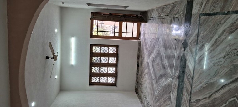 Room, govind vihar 4 Bedroom 200 Sq.Yd. Independent House In Govind Vihar Dehradun 9947886