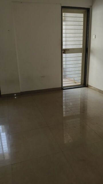 Room in 2 BHK Apartment at Balewadi – for Rent