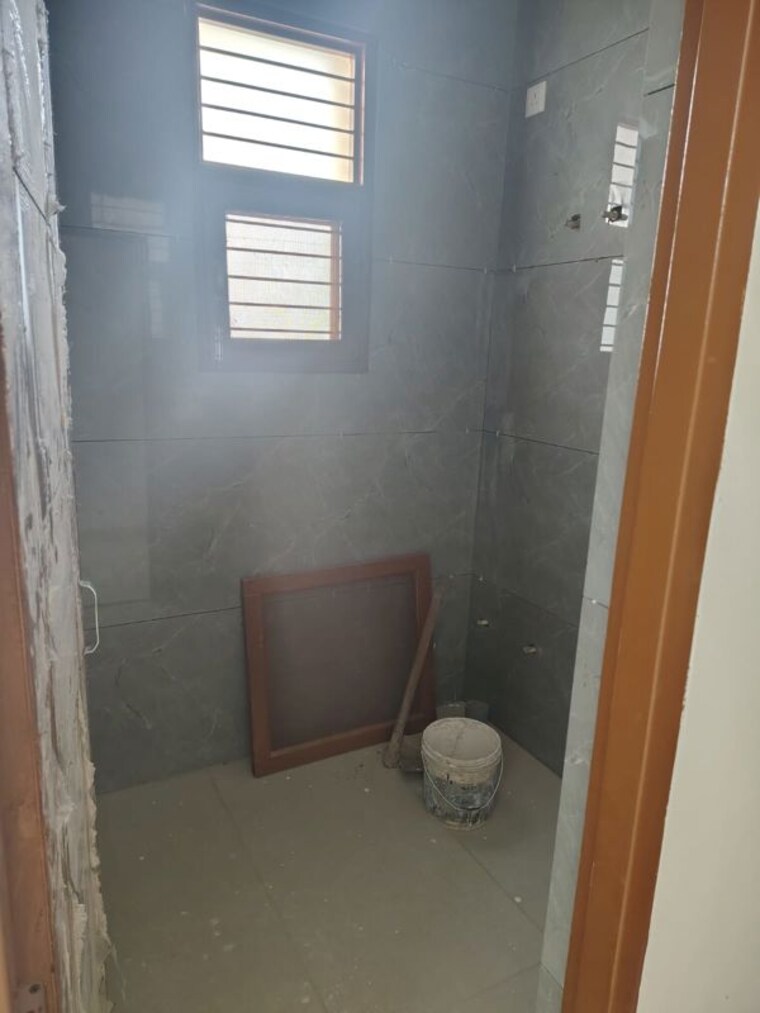 Bathroom, mrs-hi-greens 3 Bedroom 1805 Sq.Ft. Apartment In Kishanpura Zirakpur 9947892