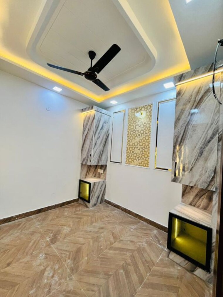 Bedroom, uttam nagar 3 Bedroom 110 Sq.Yd. Builder Floor In Uttam Nagar Delhi 9947917