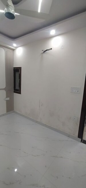 Room in 3 BHK Builder Floor at Vipin Garden – for Sale