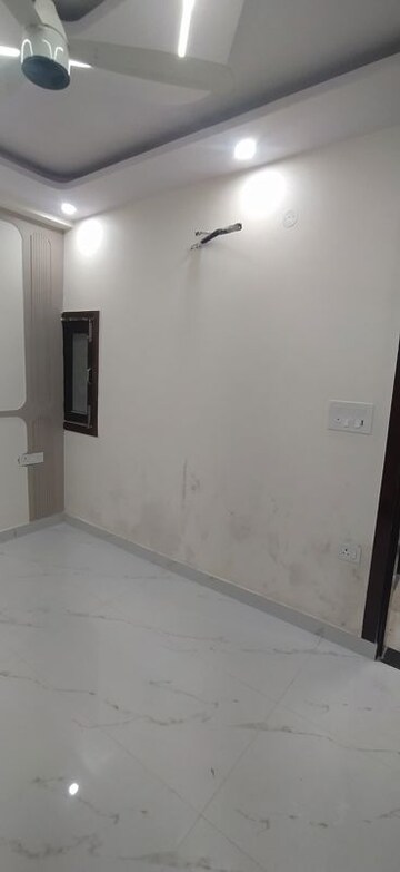 Room in 3 BHK Builder Floor at Vipin Garden – for Sale