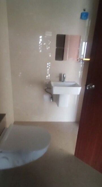 Bathroom in 3 BHK Apartment at Geetanjali Heritage, Chembur – for Rent