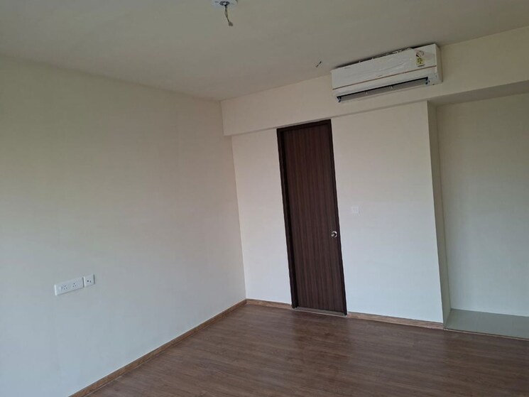 Room, indiabulls-one-indiabulls 2 Bedroom 900 Sq.Ft. Apartment In Pokhran Road No Two Thane 9947928