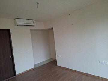 Room in 2 BHK Apartment at Indiabulls One Indiabulls, Pokhran Road No Two – for Rent